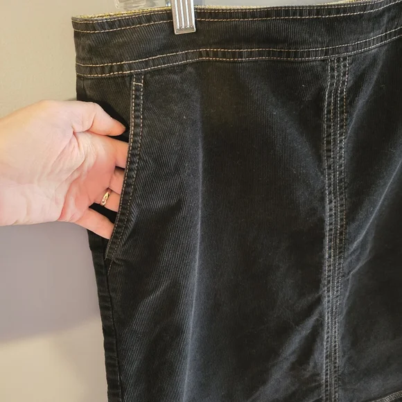 Boden Corduroy Skirt Size 10R - Picture 4 of 9